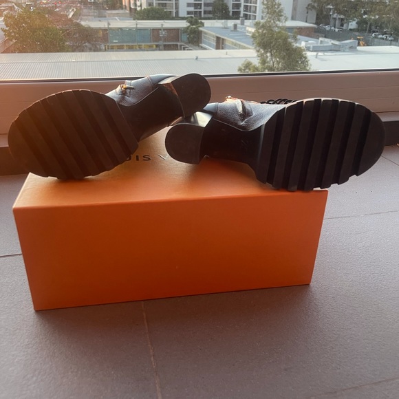 Louis Vuitton Boots - Picture 7 of 8